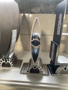 مقایسه لوور آلومینیومی و چوبی