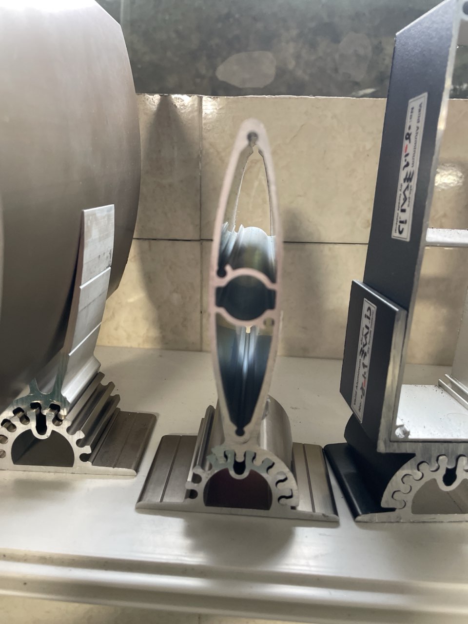 مقایسه لوور آلومینیومی و چوبی